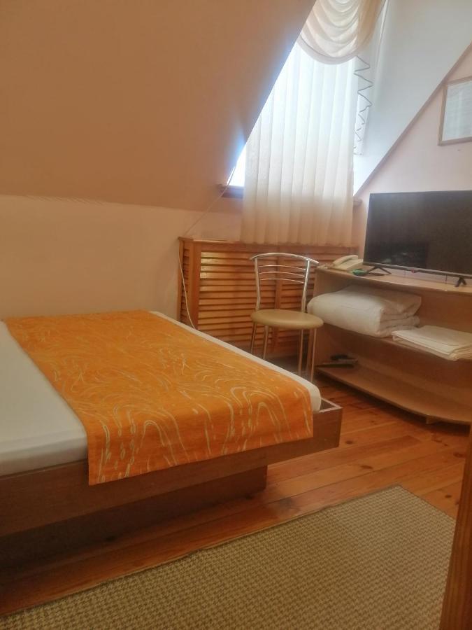 Gostiniy Dvor Non-Stop Hotel Herson Exterior foto