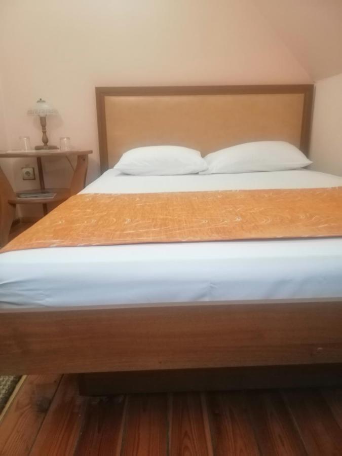 Gostiniy Dvor Non-Stop Hotel Herson Exterior foto