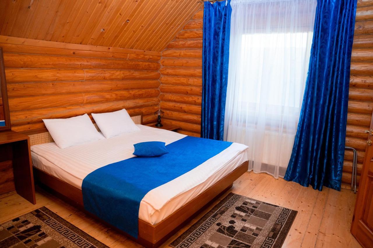Gostiniy Dvor Non-Stop Hotel Herson Exterior foto